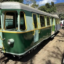 Le train en musique : apprendre au public les chansons sur le Ti Train et le car courant d'air. Résister à l'oubli.